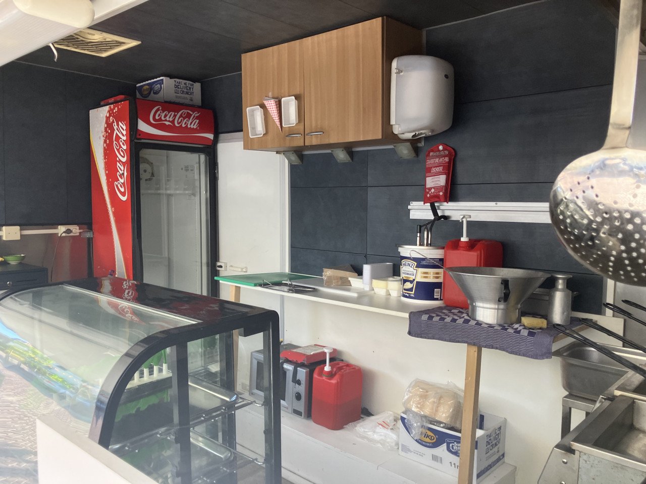 Foodtruck / Frietkar / Verkoopwagen / Snackwagen