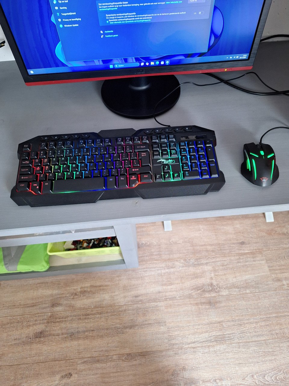 Complete desktop set