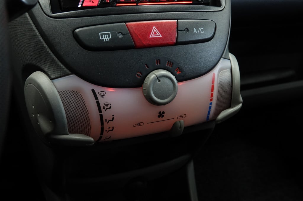 Toyota Aygo 1.0-12v | airco | bluetooth |