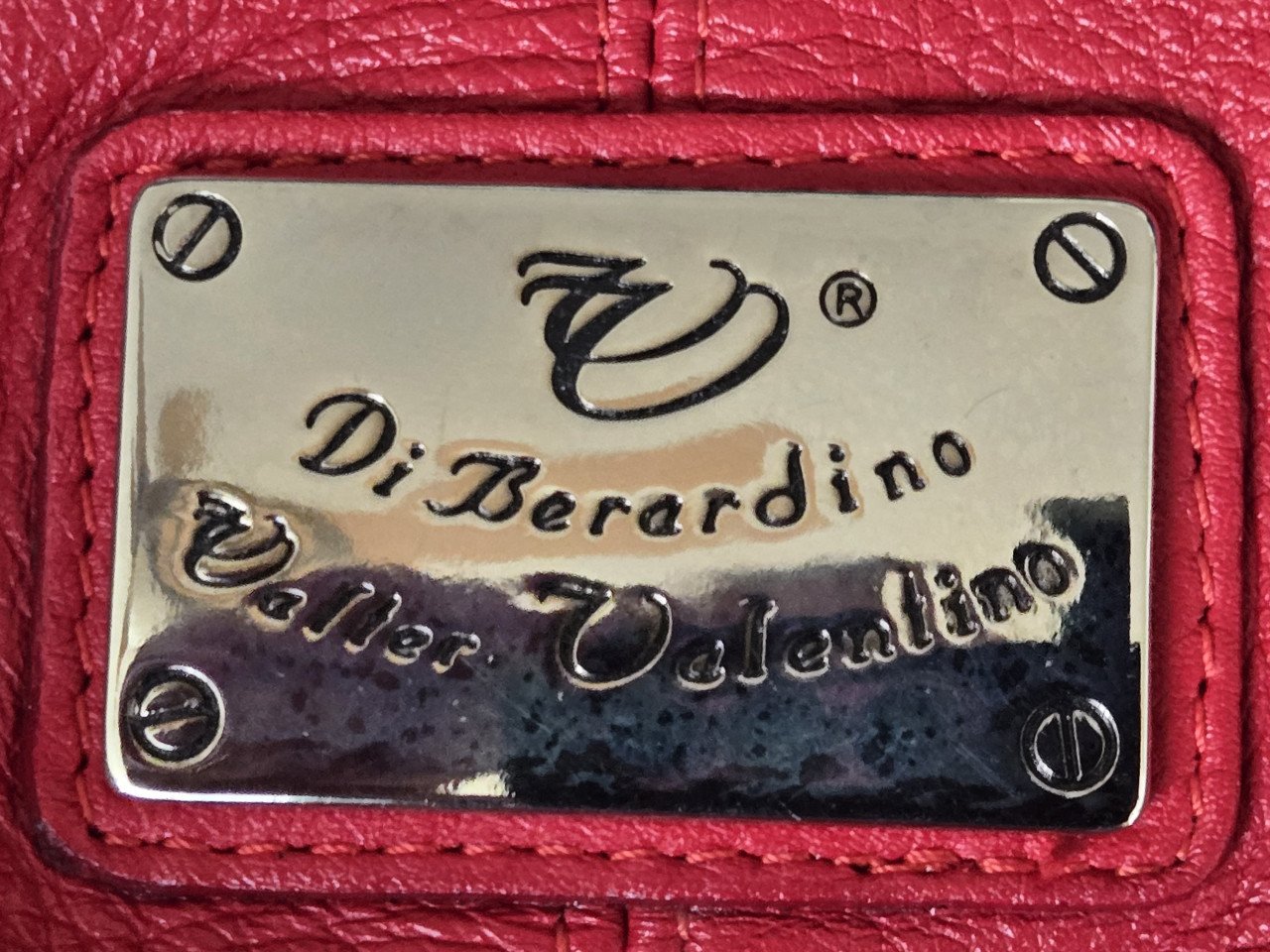 Tas rood leer Valentino in zeer goede conditie. Bieden mag 45x25 cm