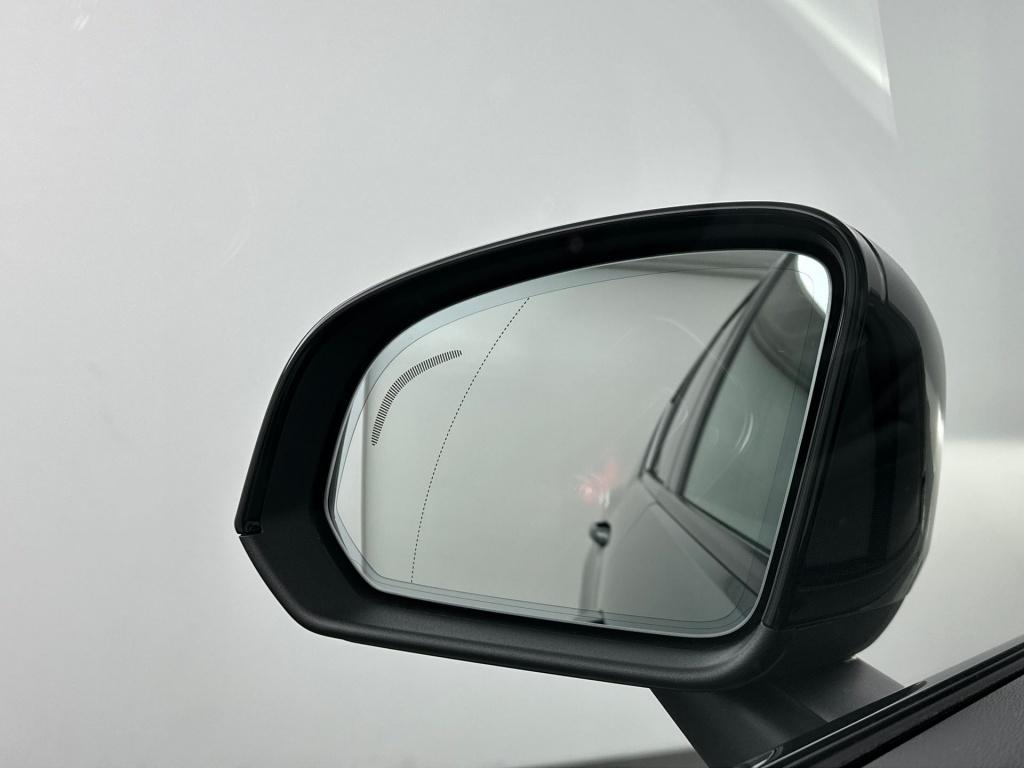 Volvo XC40 b4 gt plus dark pano