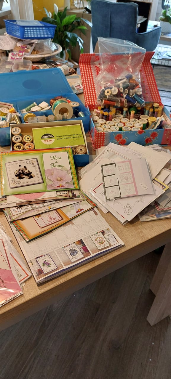 Te koop borduurkaarten en accessoires