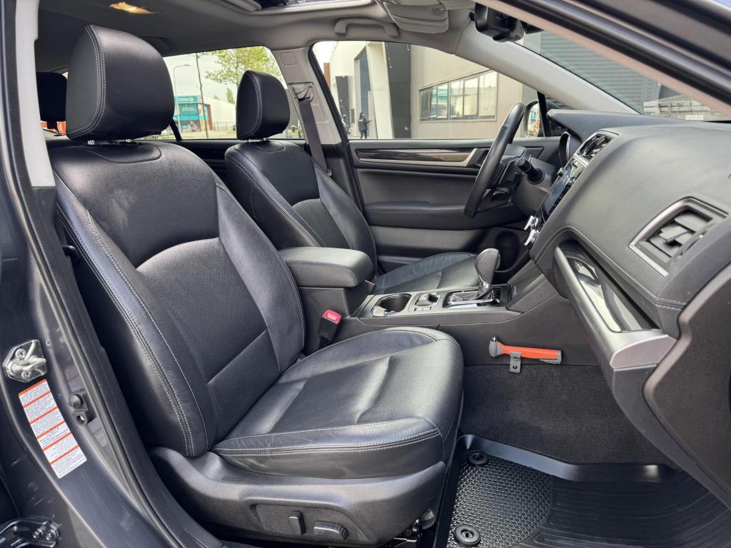 Subaru Outback 2.5i premium nl-auto incl. trekhaak afneembaar!