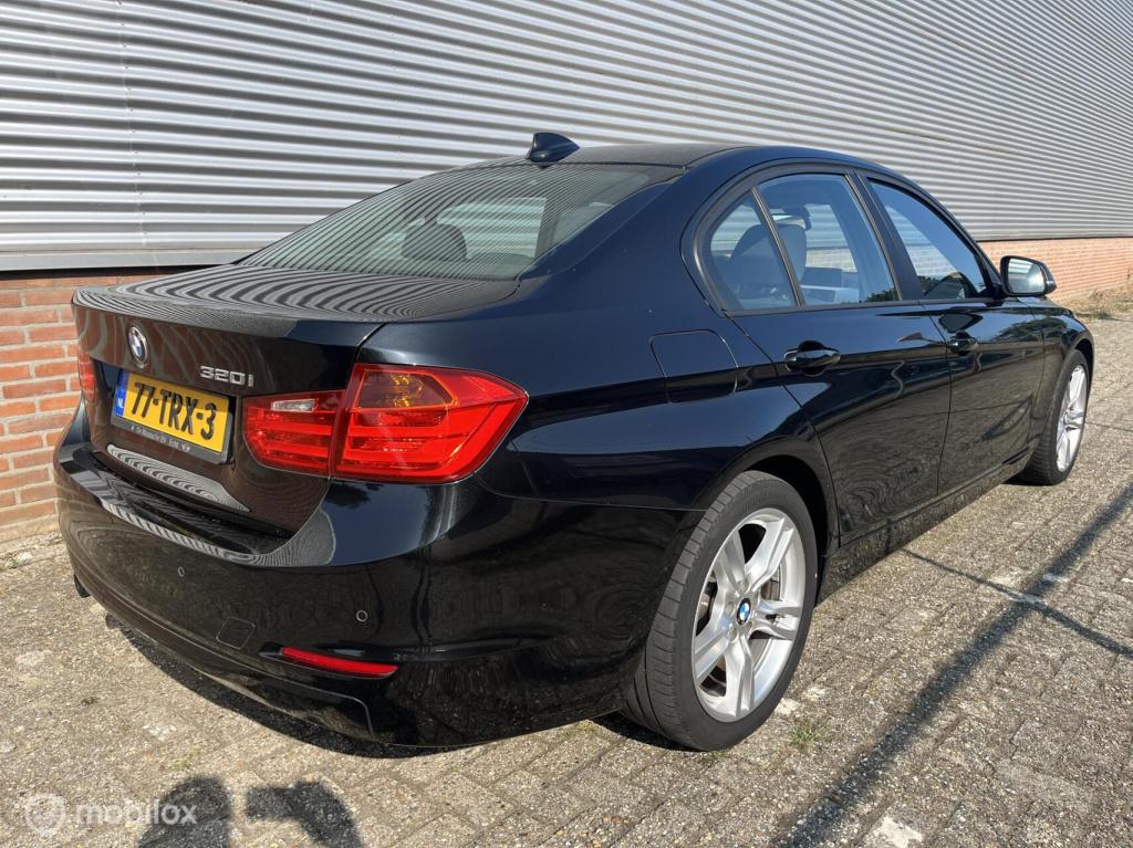 BMW 3-serie 320i high executive | orig. nl | lees tekst