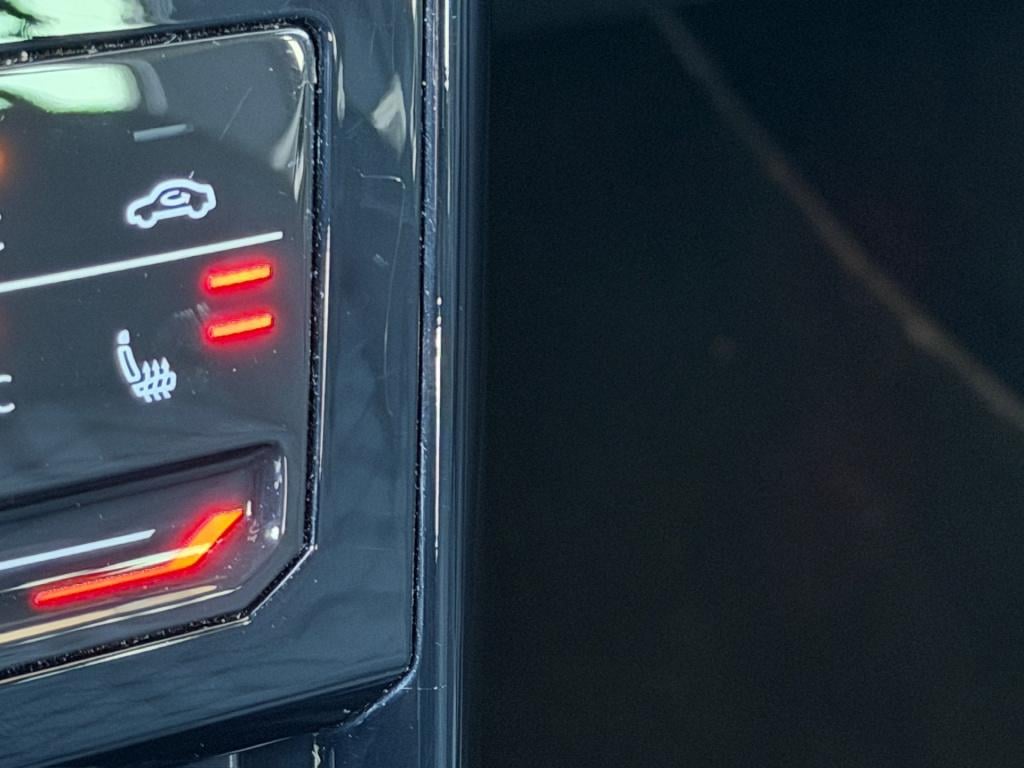 Volkswagen T-cross 1.5 tsi 150pk dsg r-line | camera | trekhaak | navi | iq