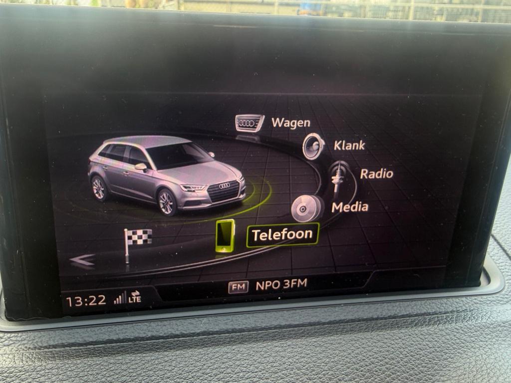 Audi A3 sportback 1.5 tfsi cod sport s line edition automaat