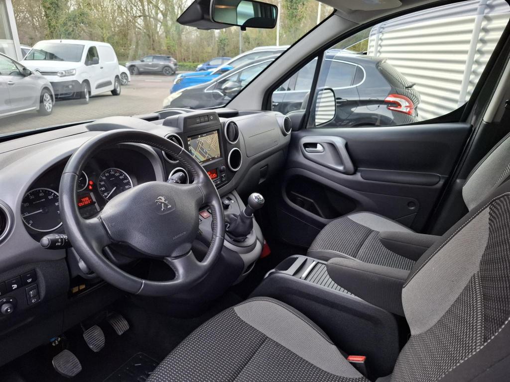 Peugeot Partner tepee mpv 110 active zenith pano dak, nav, trekhaak