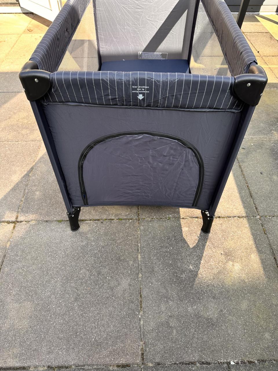 Te koop: camping/logeer bed/box