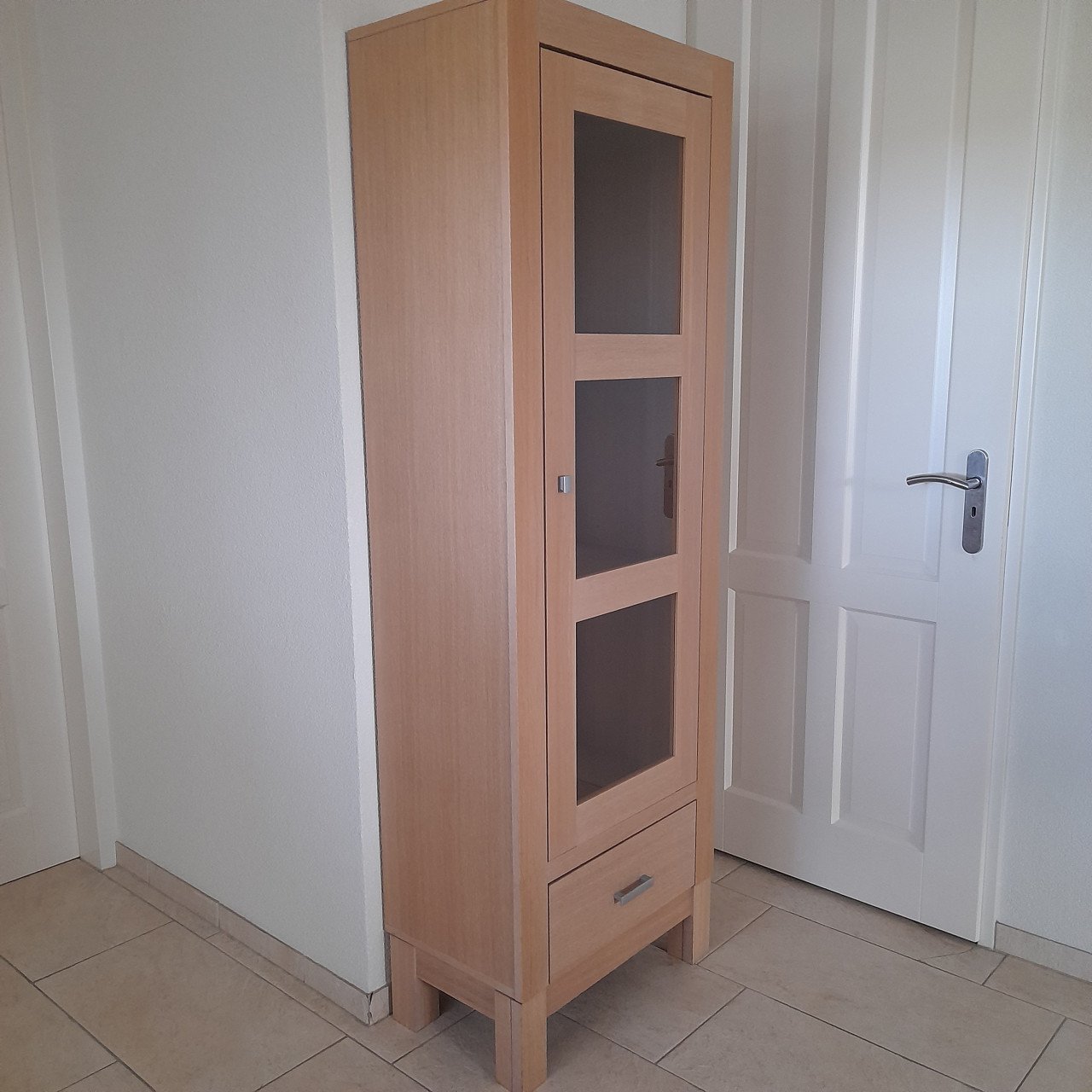 Mooie kast 64,5 x 38 x 190H ( in goede nette staat)