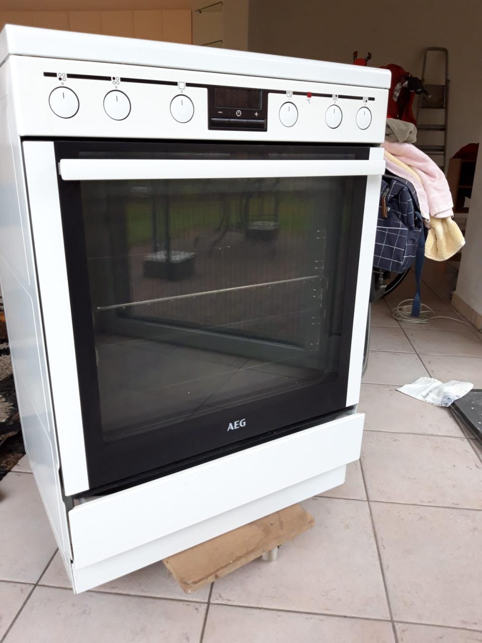 AEG fornuis met oven en keramische kookplaat