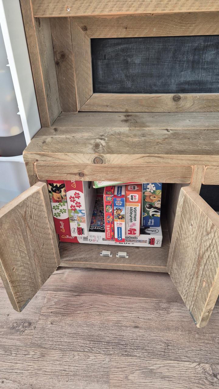 Steigerhouten kinderbureau