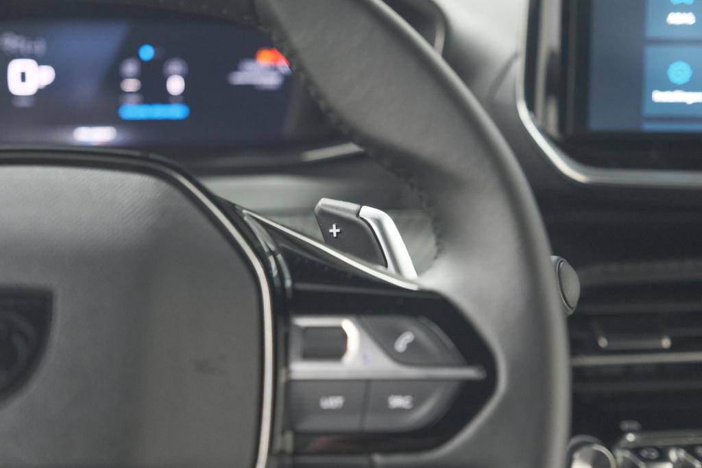 Peugeot 2008 hybrid 136 e-dcs6 allure | 360 camera | dodehoekdetectie | nav