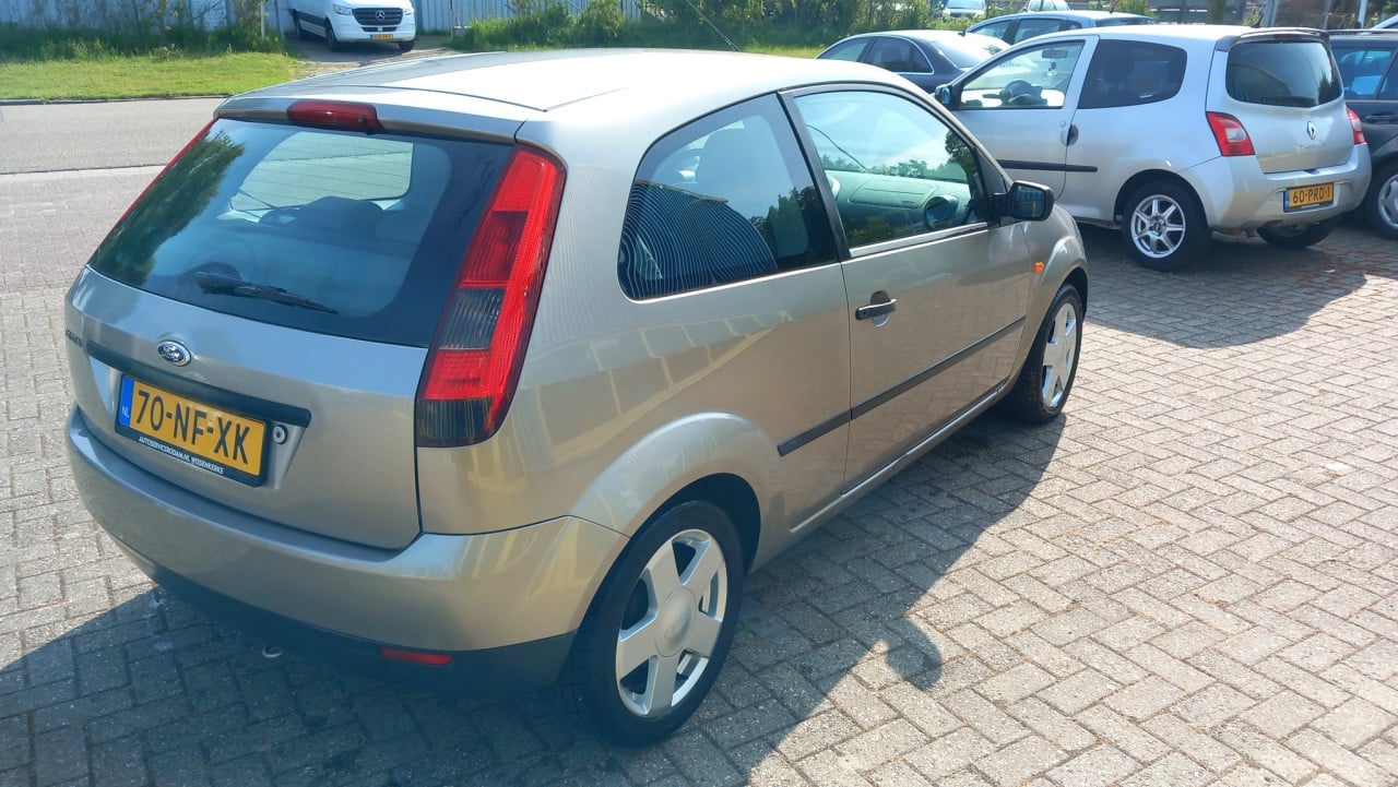 Ford FIESTA 1.25-16v Centennial 3dr bj:2003 airco-navigatie