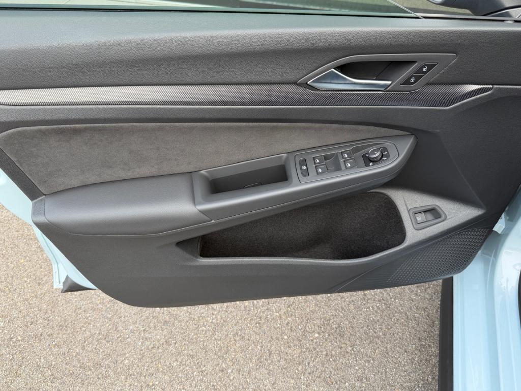 Volkswagen Golf 1.5 ehybrid gte 272pk | led iq light | trekhaak | head-up |