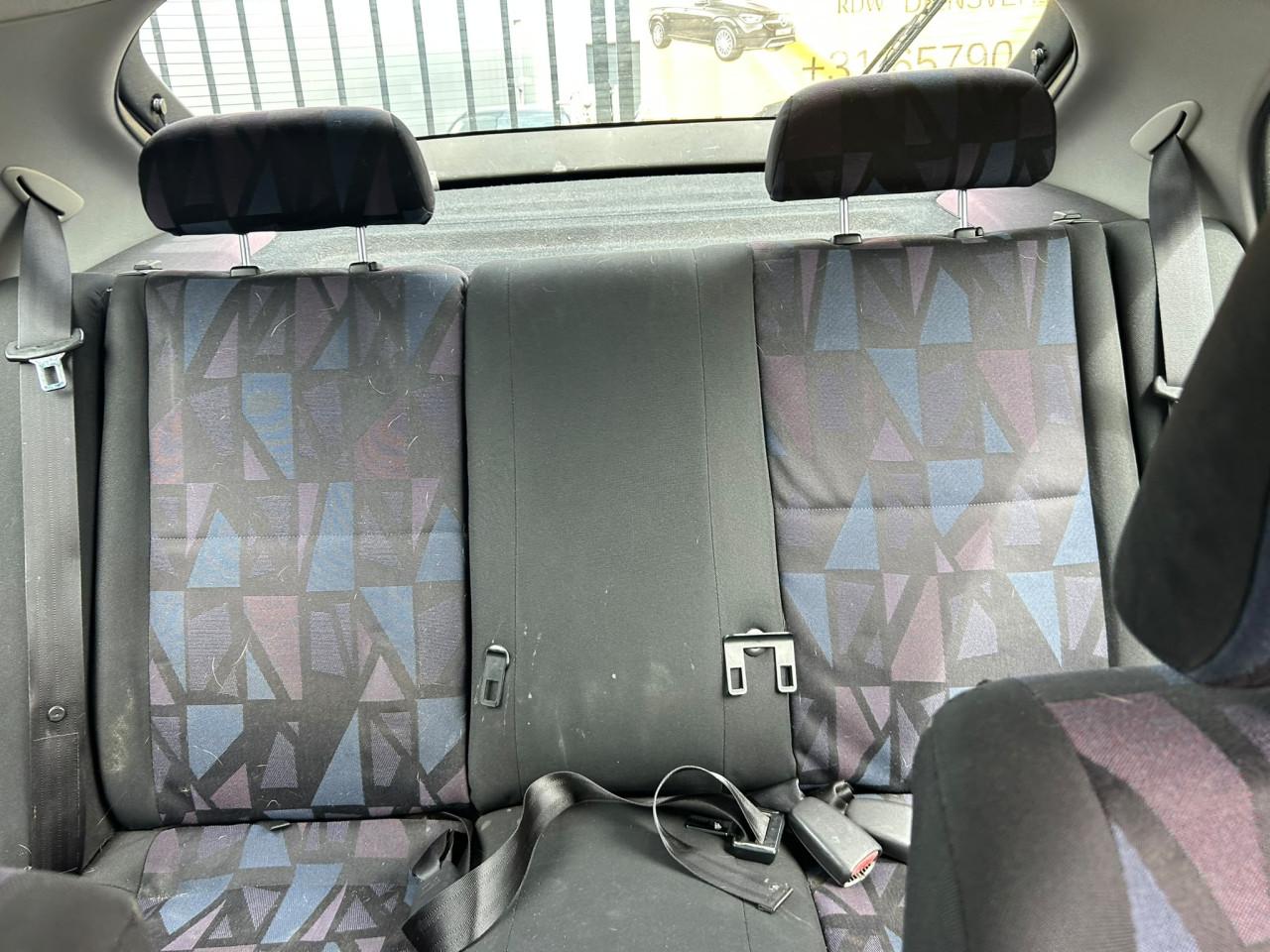 Mitsubishi Carisma 1.6 GL Ijskoude airco!/ BT/ Stuurbekrachtiging