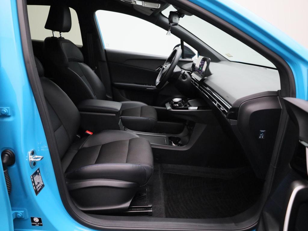 MG Mg4 64 kwh luxury all-season banden / navigatiesysteem / carplay / remot