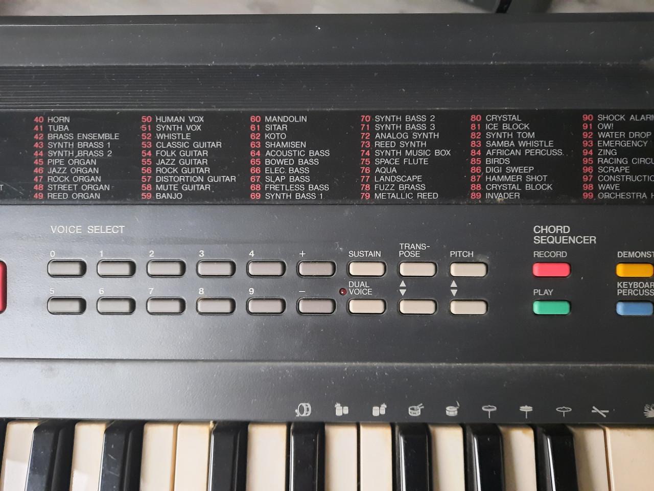 Yamaha PSR 70 keyboard