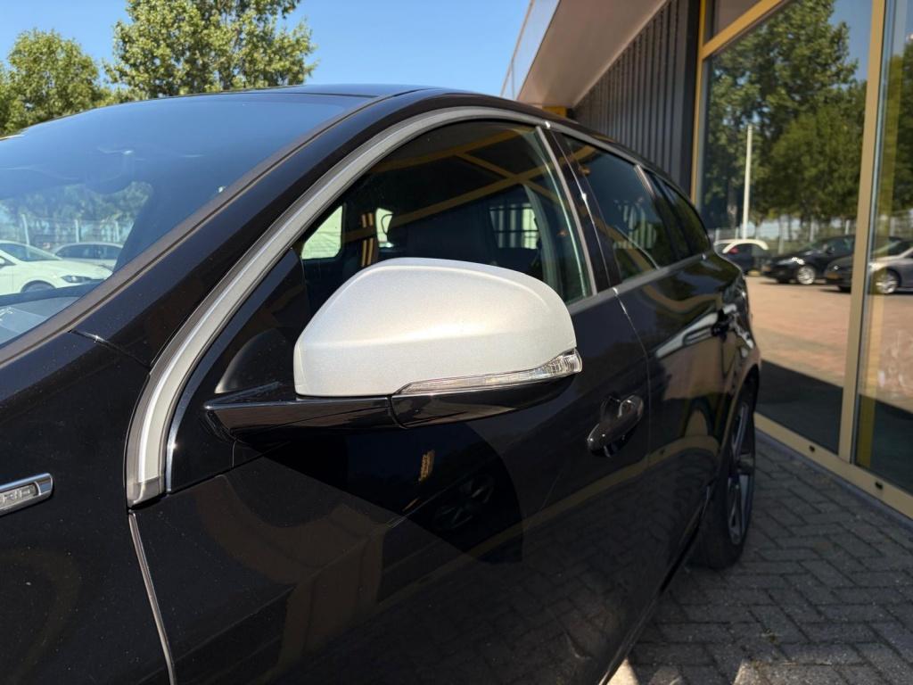 Volvo V60 2.4 d6 awd pl.i r-d.
