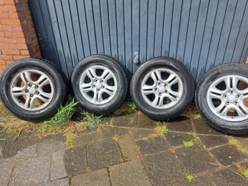 4 velgen ( KIA Sportage 2006) met redelijke winterbanden