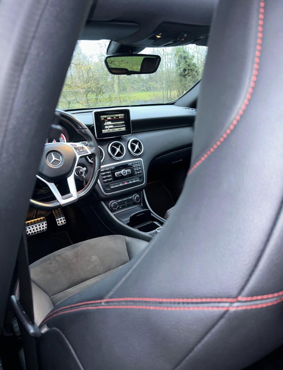 Mercedes-Benz A180 AMG Night Edition | Automaat | Panoramadak | Trekhaak