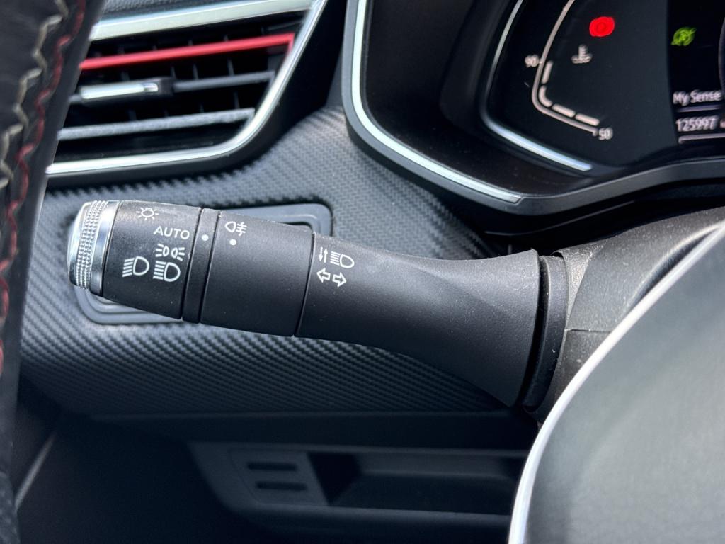 Renault Clio 1.0 tce r.s. line | nl-auto | camera | keyless | carplay | nav