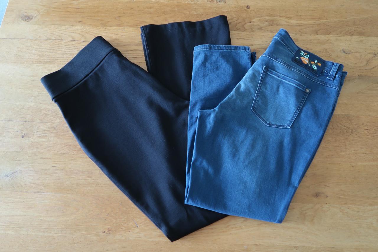 Blauwe MAC broek, mt 44 en 'n iets dikkere zwart flare broek van C&A, mt 44