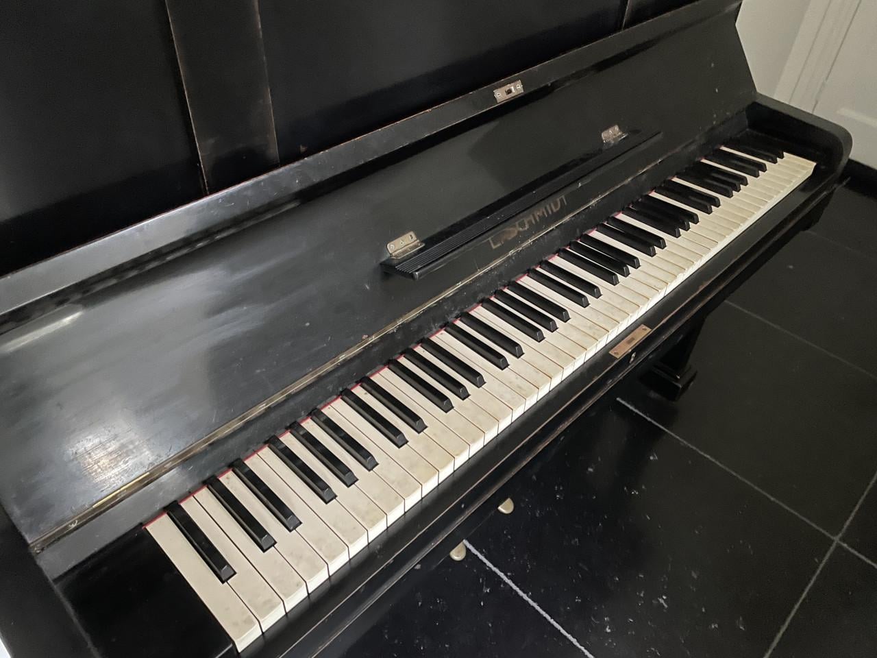 Staande zwarte piano - Schmidt