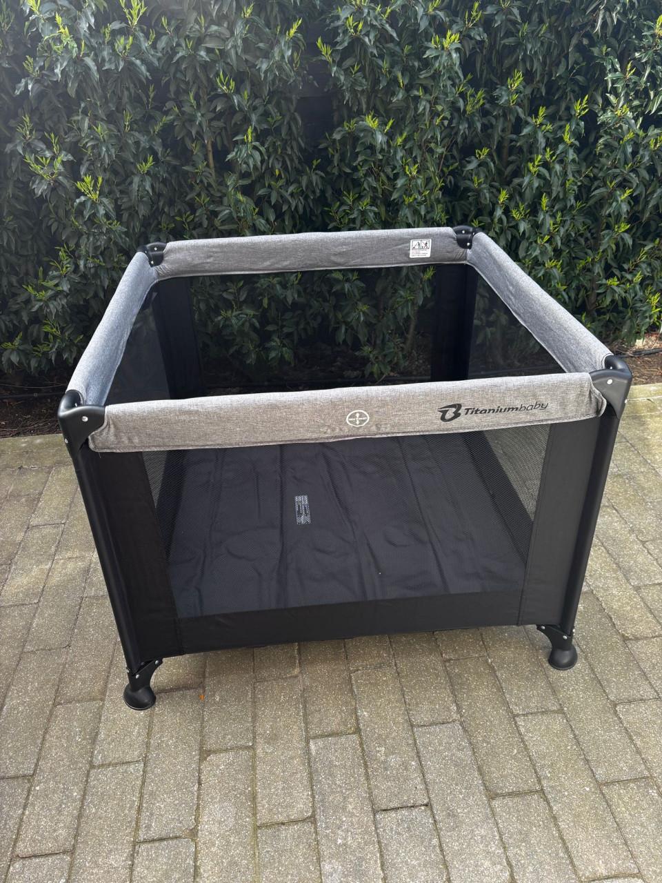 Box/campingbed titanium baby smart mason