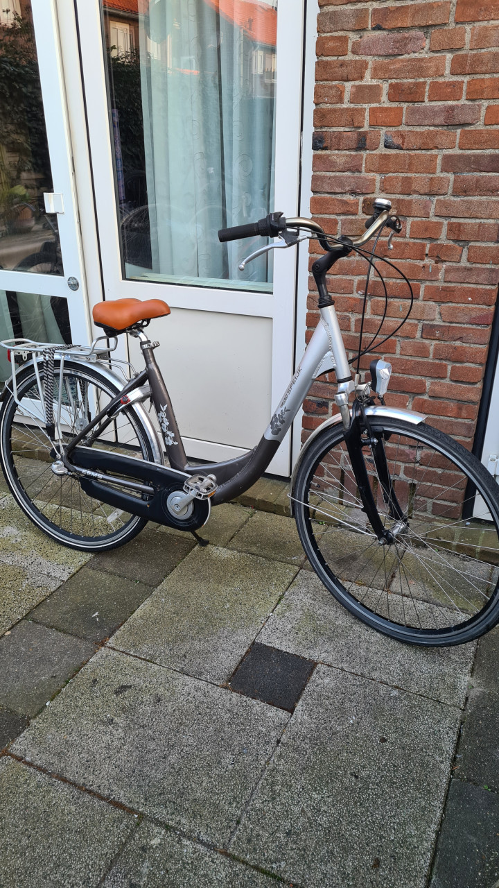 Dames fiets met 3 versnellingen-28inch-Fr.maat 52cm-Nieuw slot