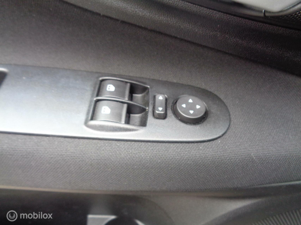 Fiat Punto evo 0.9 twinair turbo street/airco/cruise/5 deurs/pdc