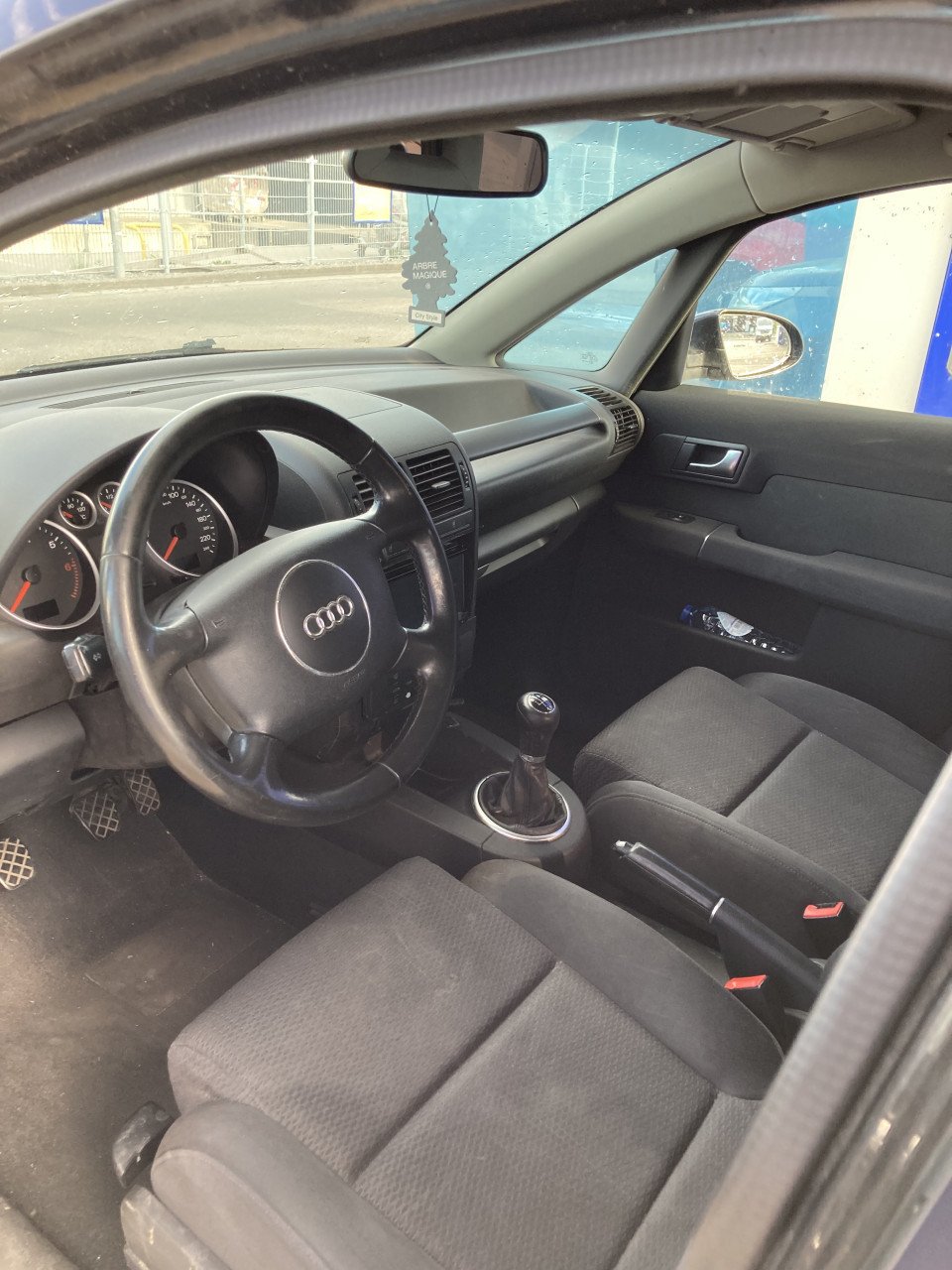 Audi A2 1,4i 5bak Airco/GPS/Alu velgen