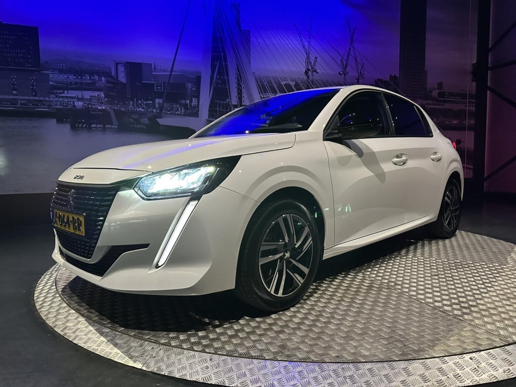 Peugeot 208 1.2 puretech allure pack *camera*keyless*appconnect*