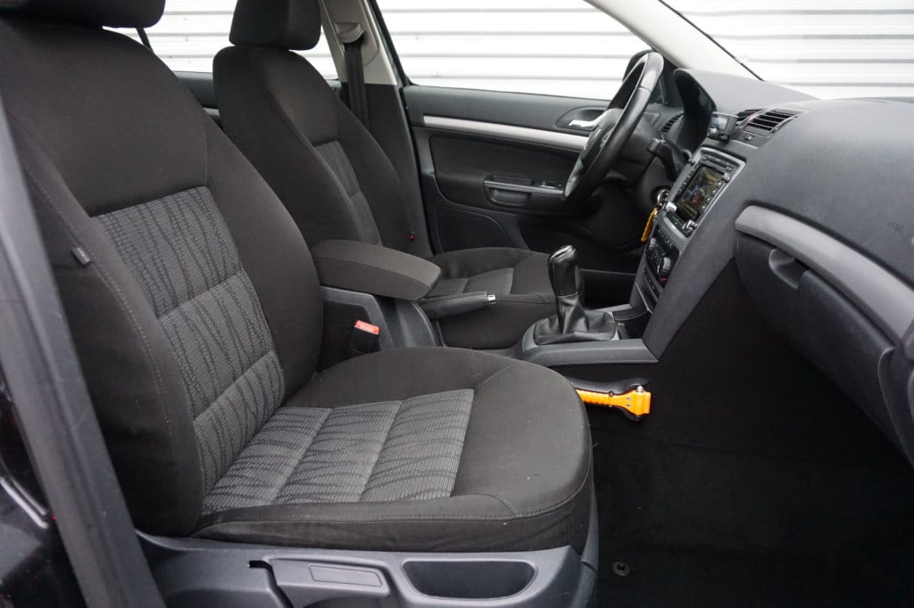 Skoda Octavia combi 1.4 tsi greentech elegance business line airco / navi /