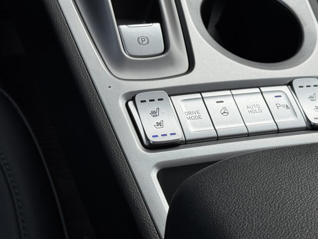 Hyundai Kona ev premium 64 kwh soh 97% meest luxe uitvoering incl. schuif-/
