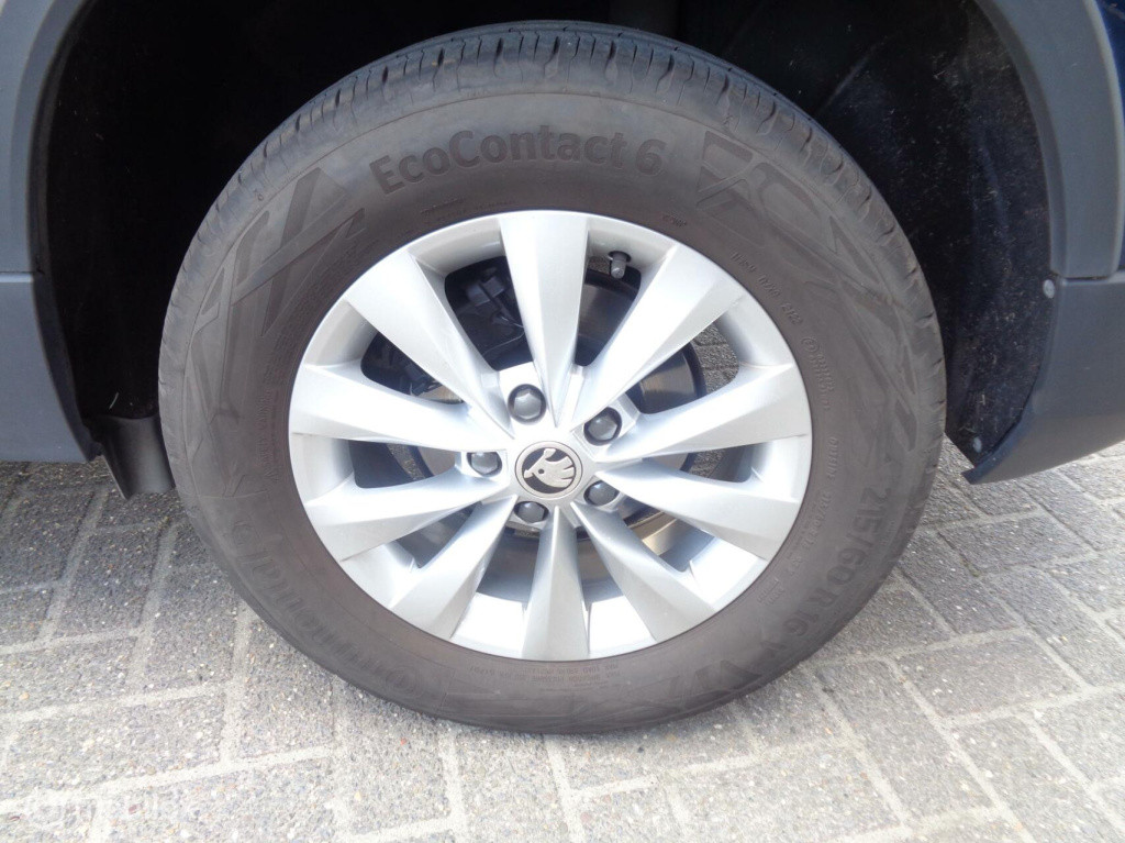 Skoda Karoq 1.0 tsi business edition/airco/stoel+stuur verw/full led/apple 