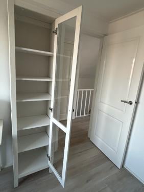 Kast (vitrine, boeken, verzameling)