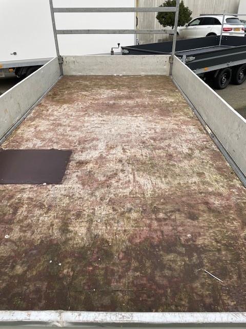 Henra plateauwagen met rijplaten 400x185 2700KG