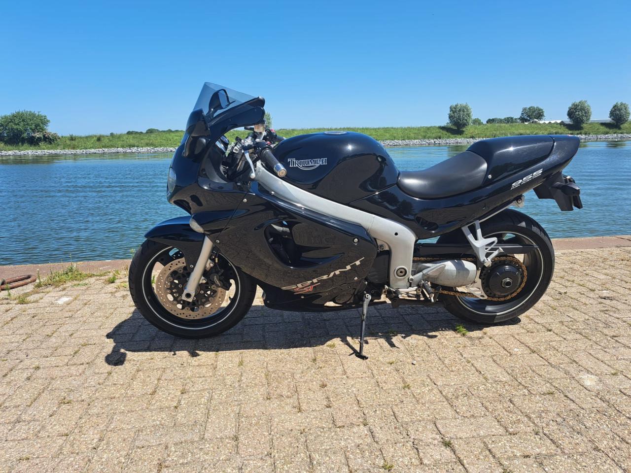 Triumph Sprint ST 955i ST inruiler (opknapper)