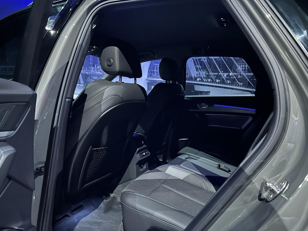 Audi Q5 50 tfsi e s edition competition *keyless*camera*chronosgrey*trekhaa