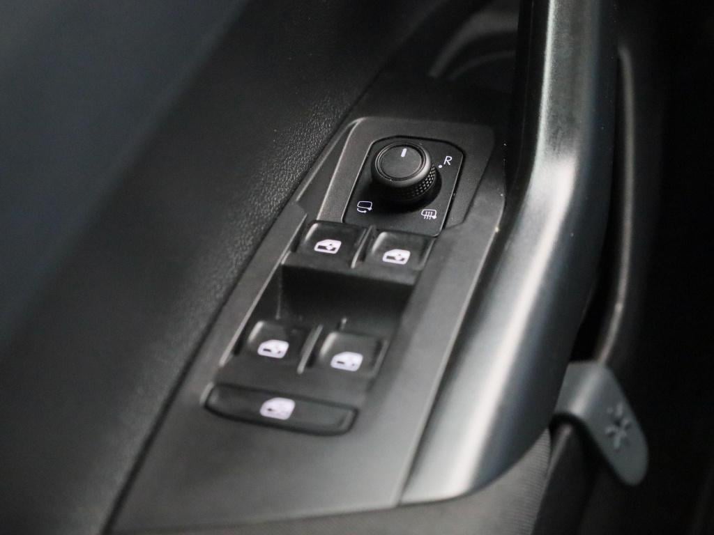Volkswagen Polo 1.0 tsi life business | apple carplay / android auto | stoe