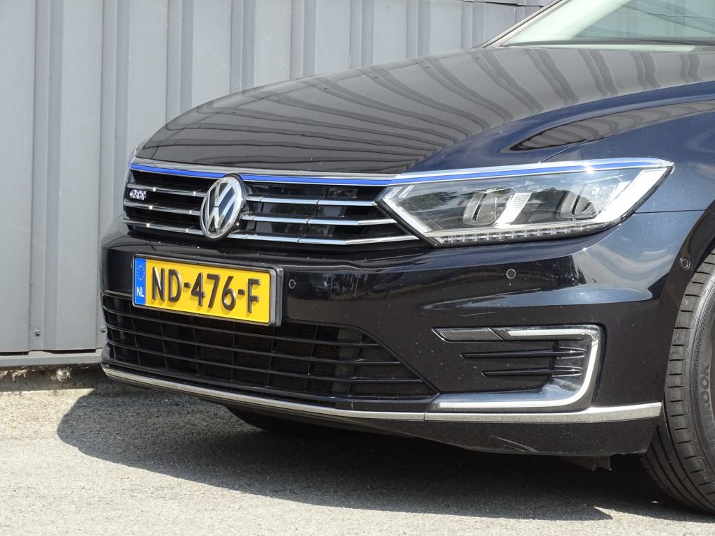 Volkswagen Passat variant 1.4 tsi gte connected series plus | pano | trekha