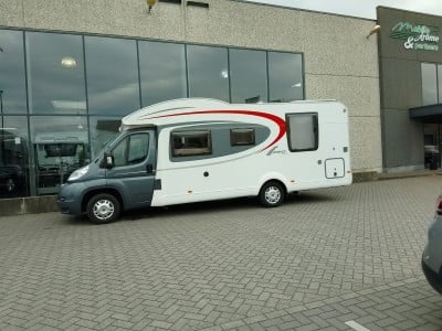 Camper Burstner ixeo 734