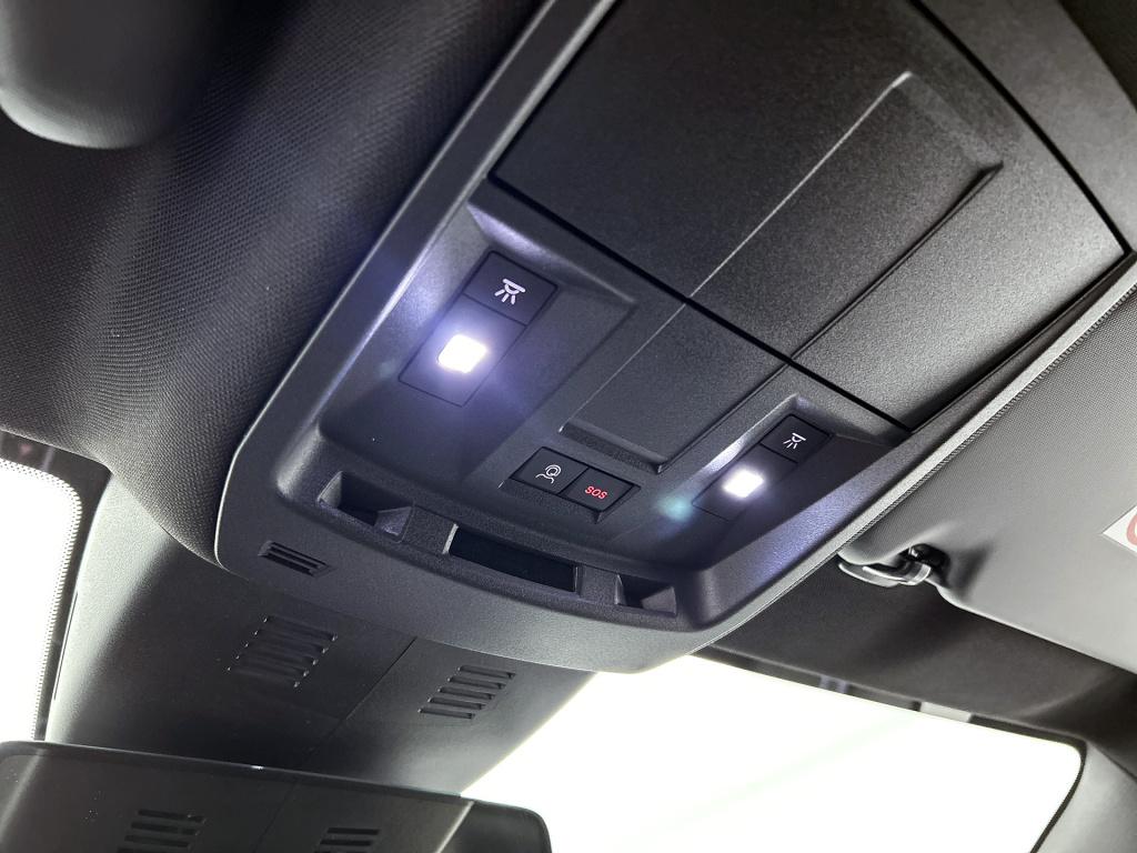 Peugeot E-3008 gt avantage 210 pk 73 kwh | trekhaak | 360 vision camera | w