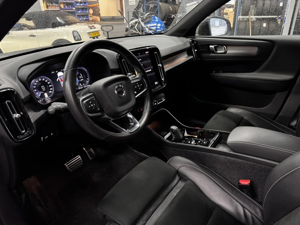 Volvo XC40 1.5 t4 recharge r-design