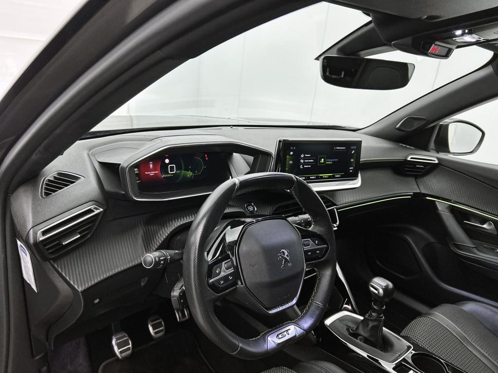 Peugeot 2008 130 pk gt-line | rijklaar | adaptive cc | navigatie | 3d cockp