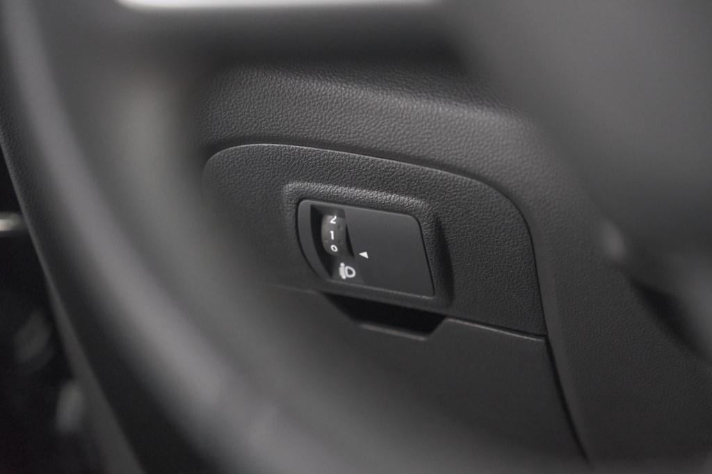 Renault Scenic tce 140 edc limited | camera | stoelverwarming | navigatie |