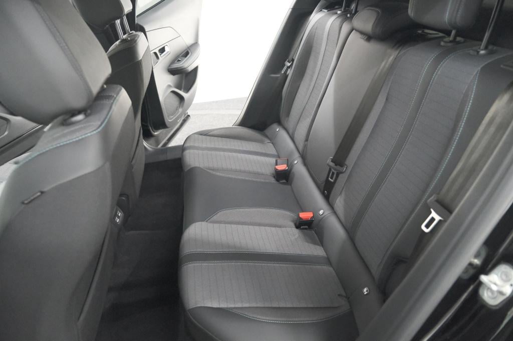 Peugeot 2008 puretech 130 eat8 allure | camera | navigatie | apple carplay 