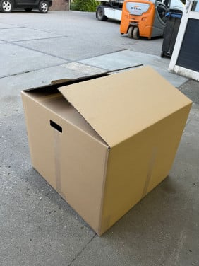 Partij dozen en inpakmateriaal