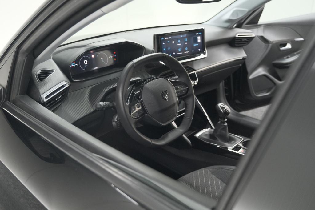 Peugeot 208 puretech 100 allure | parkeersensoren | navigatie | apple carpl