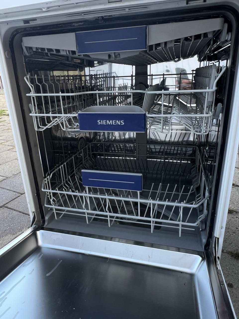 Siemens iQ300 vrijstaand Vaatwasser met besteklade als nieuw